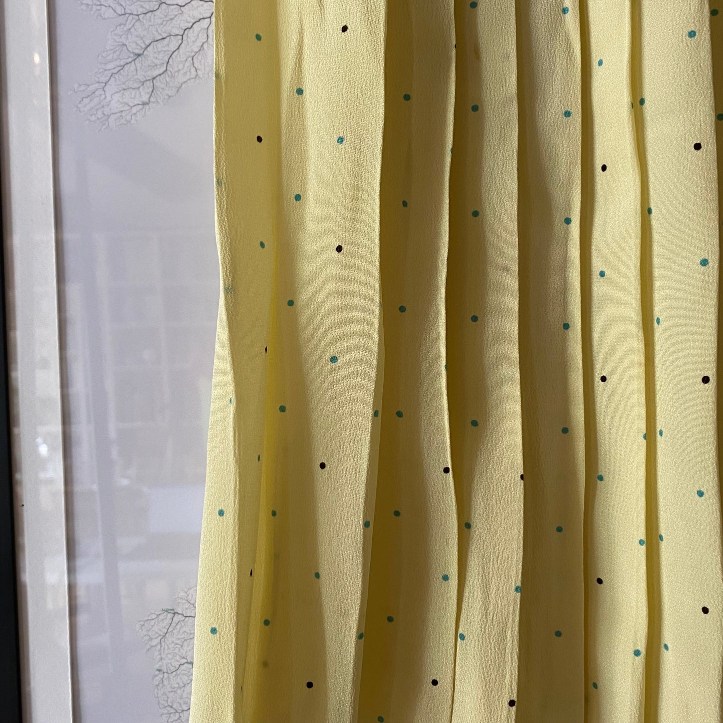 Gonna a pieghe gialla in seta