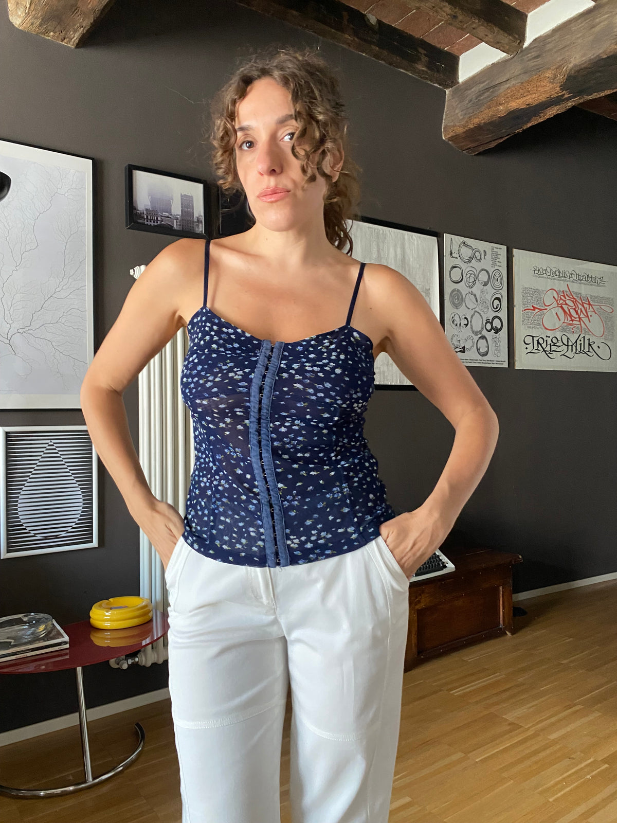 Top in mesh a fiori