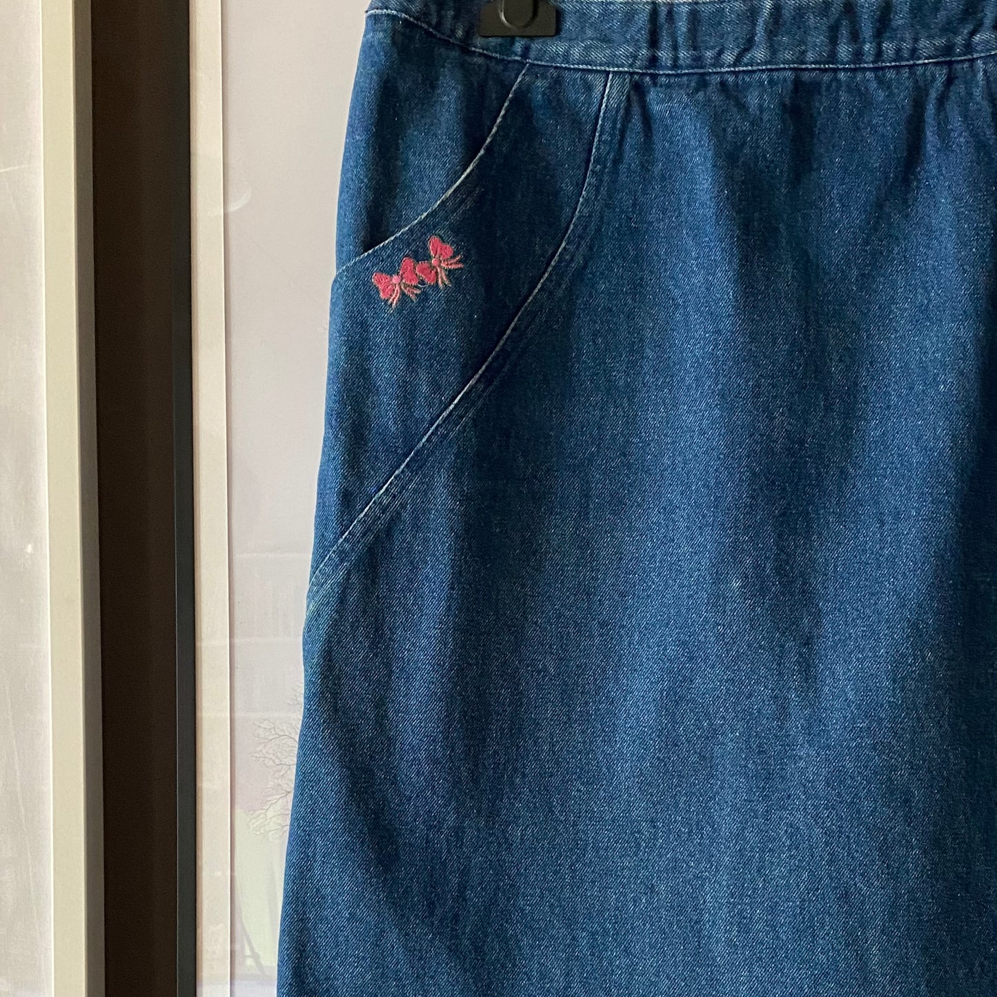 Gonna denim con ricami