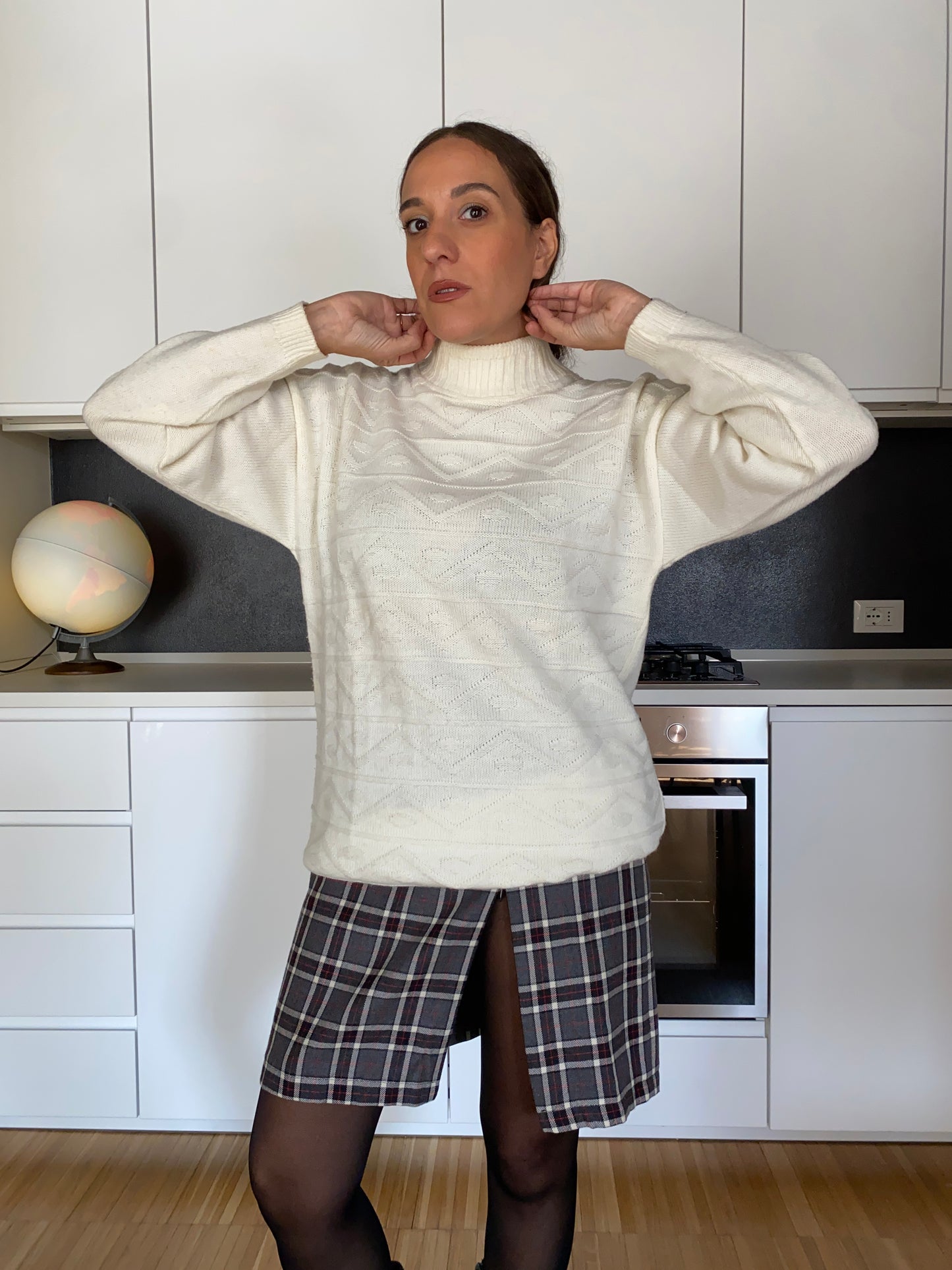 Maglione panna collo alto