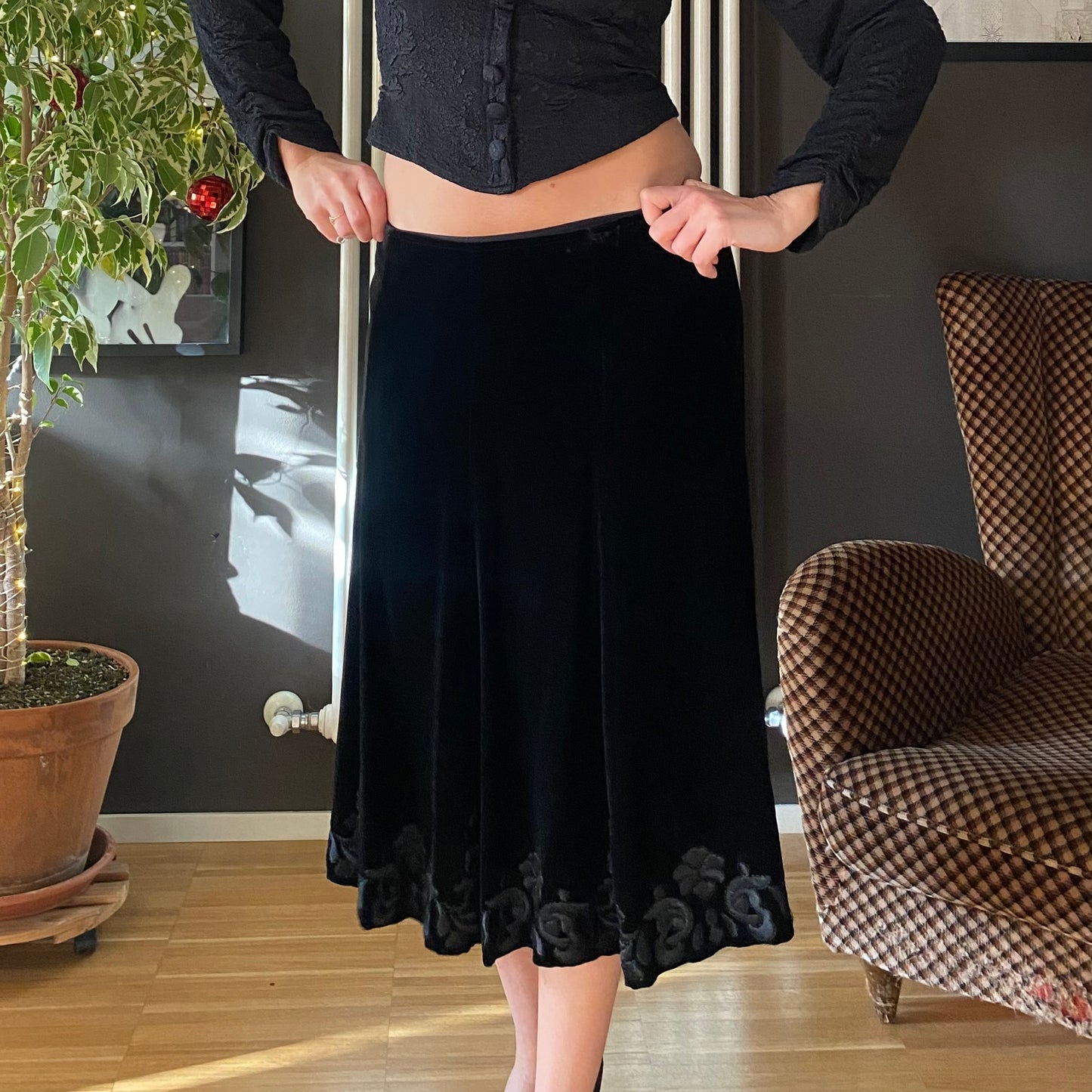 Gonna midi in velluto ricami