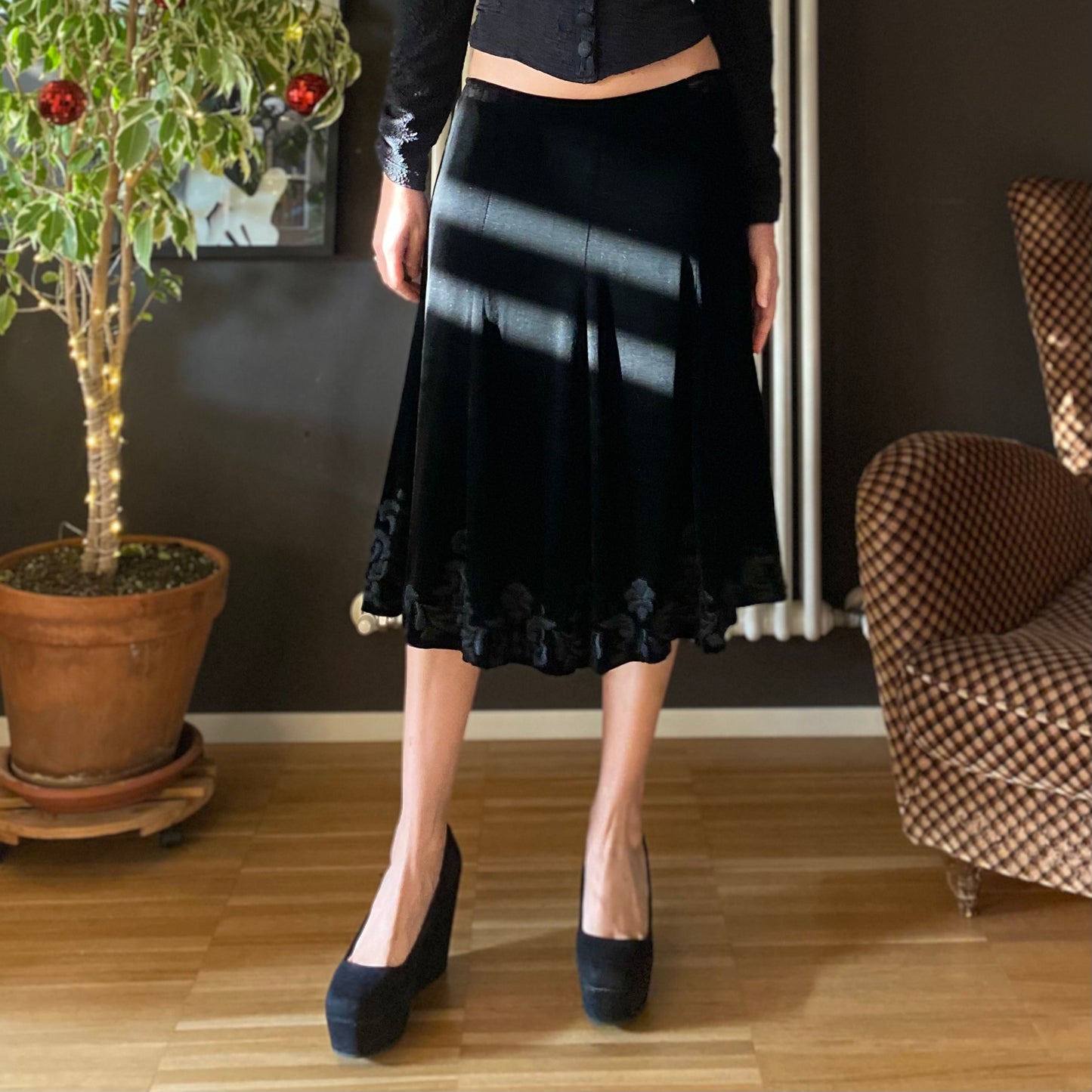 Gonna midi in velluto ricami