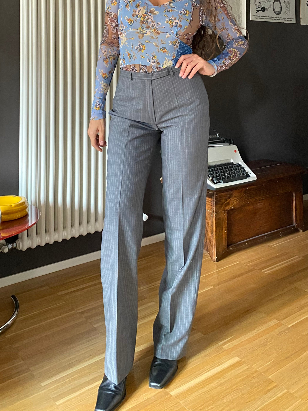 Pantaloni vita alta flare gessati