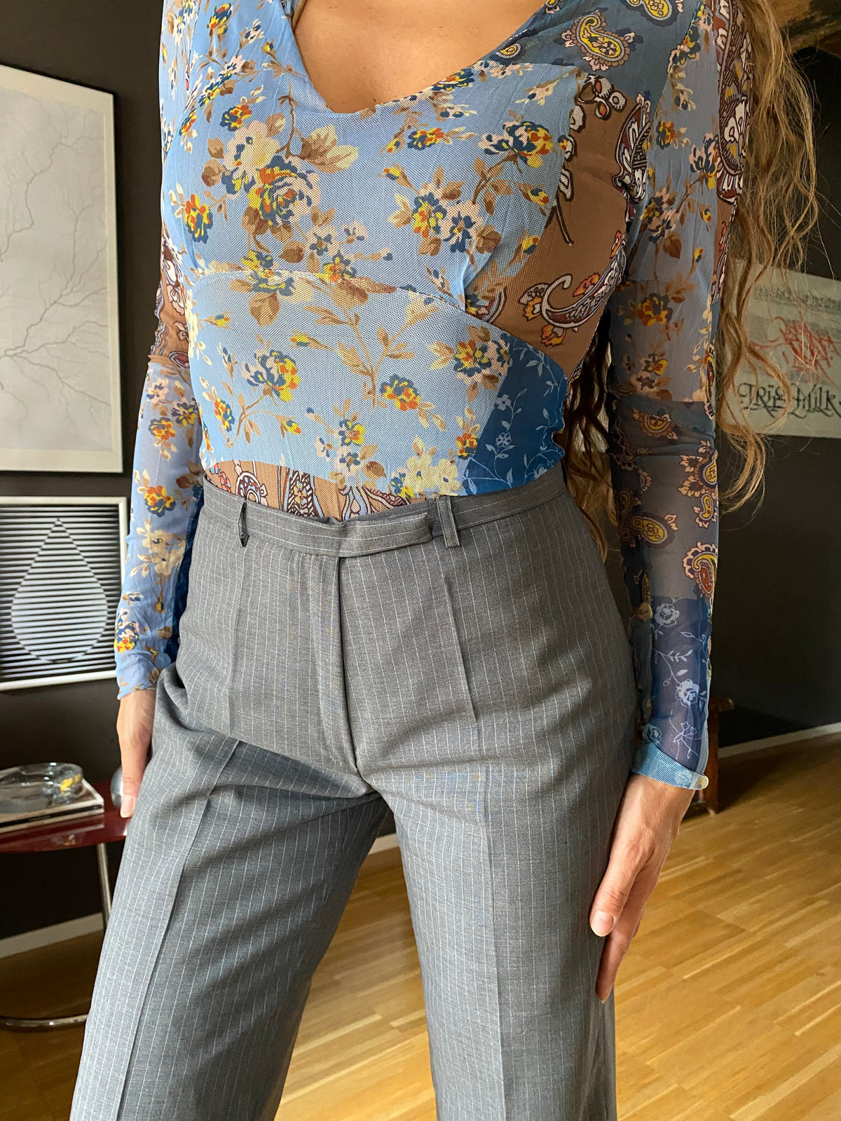 Pantaloni vita alta flare gessati