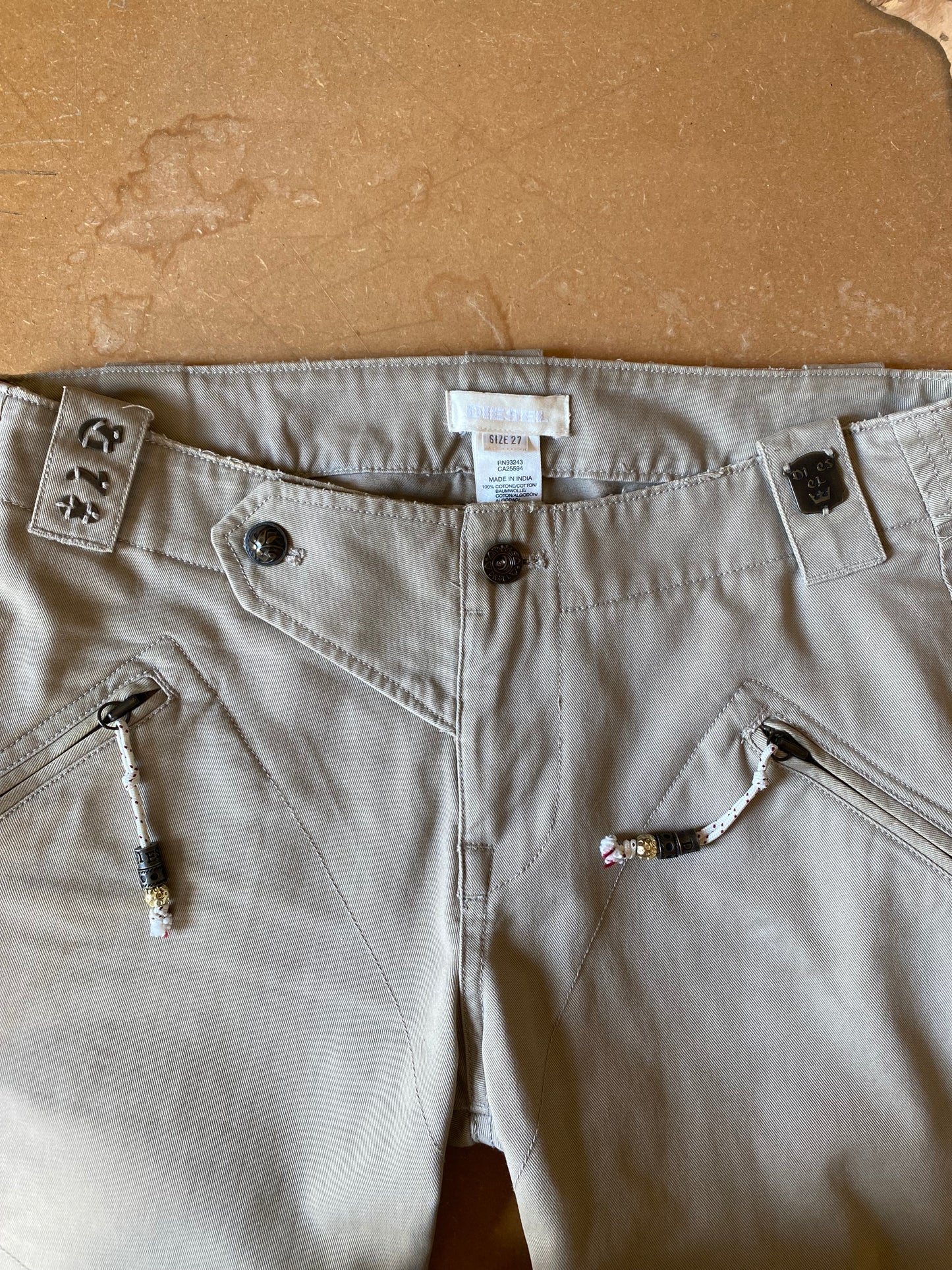 Pantaloni capri Diesel