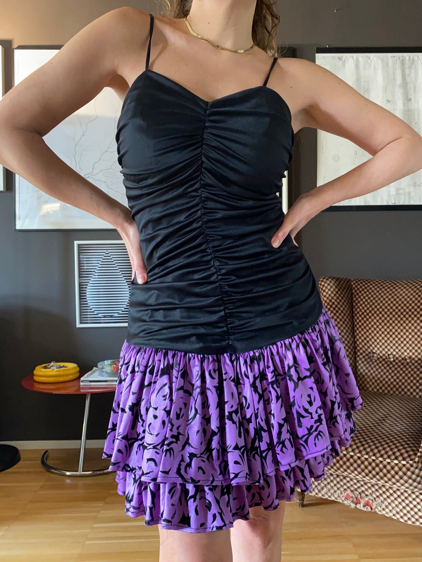 Abito anni 80 con balze