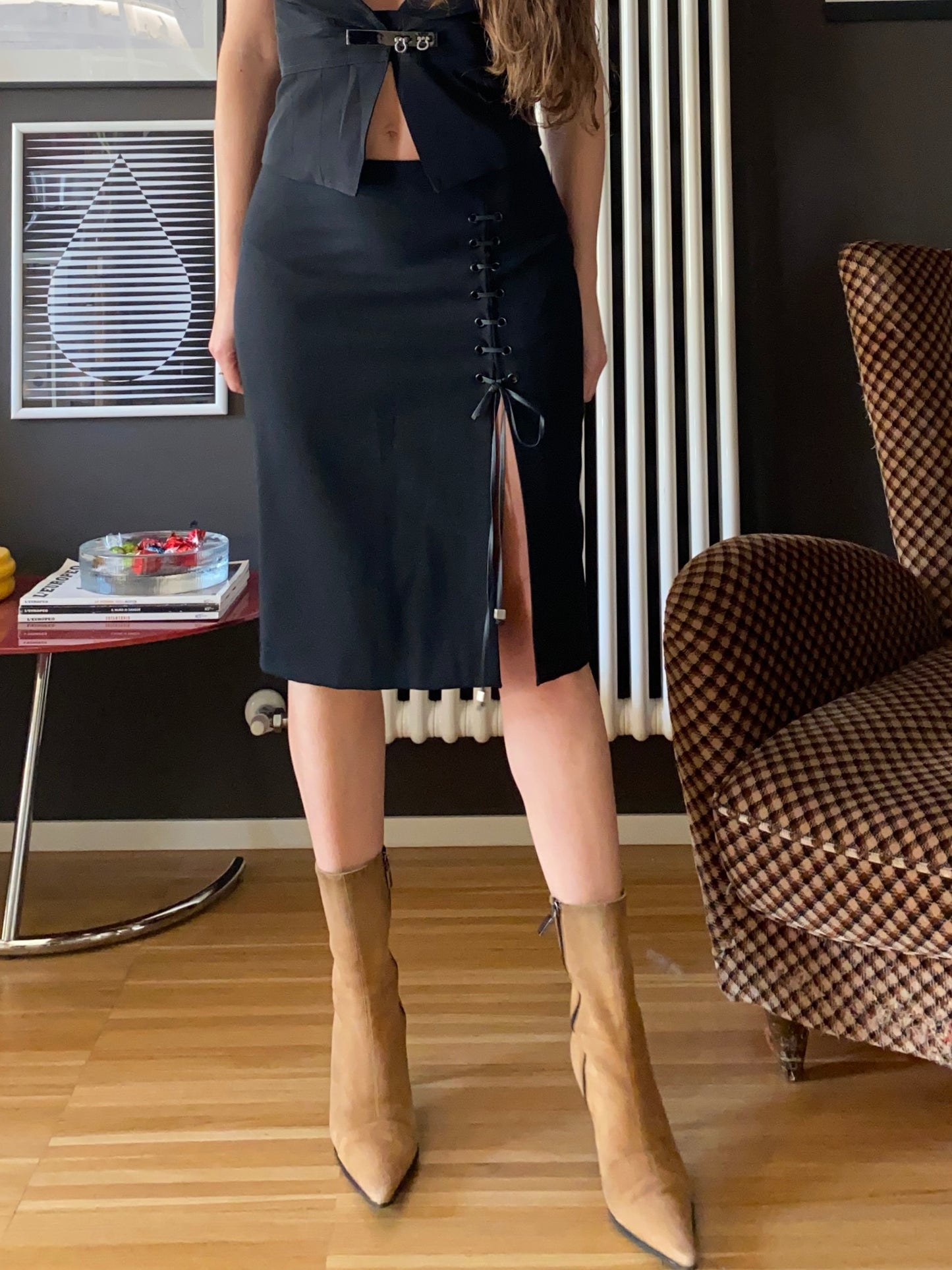 Gonna longuette y2k con spacco e lacci