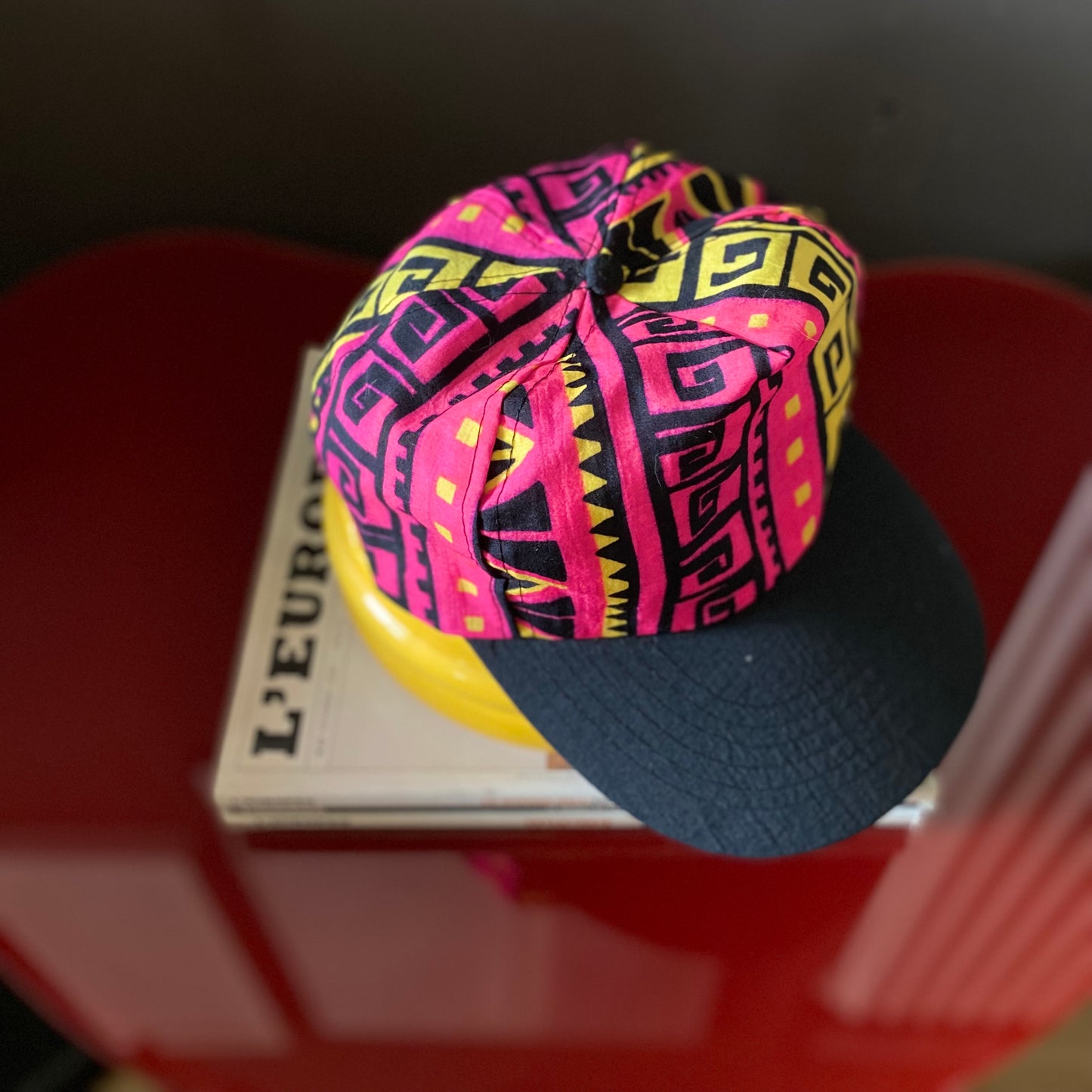 Cappello con visiera fucsia mis. 57 cm