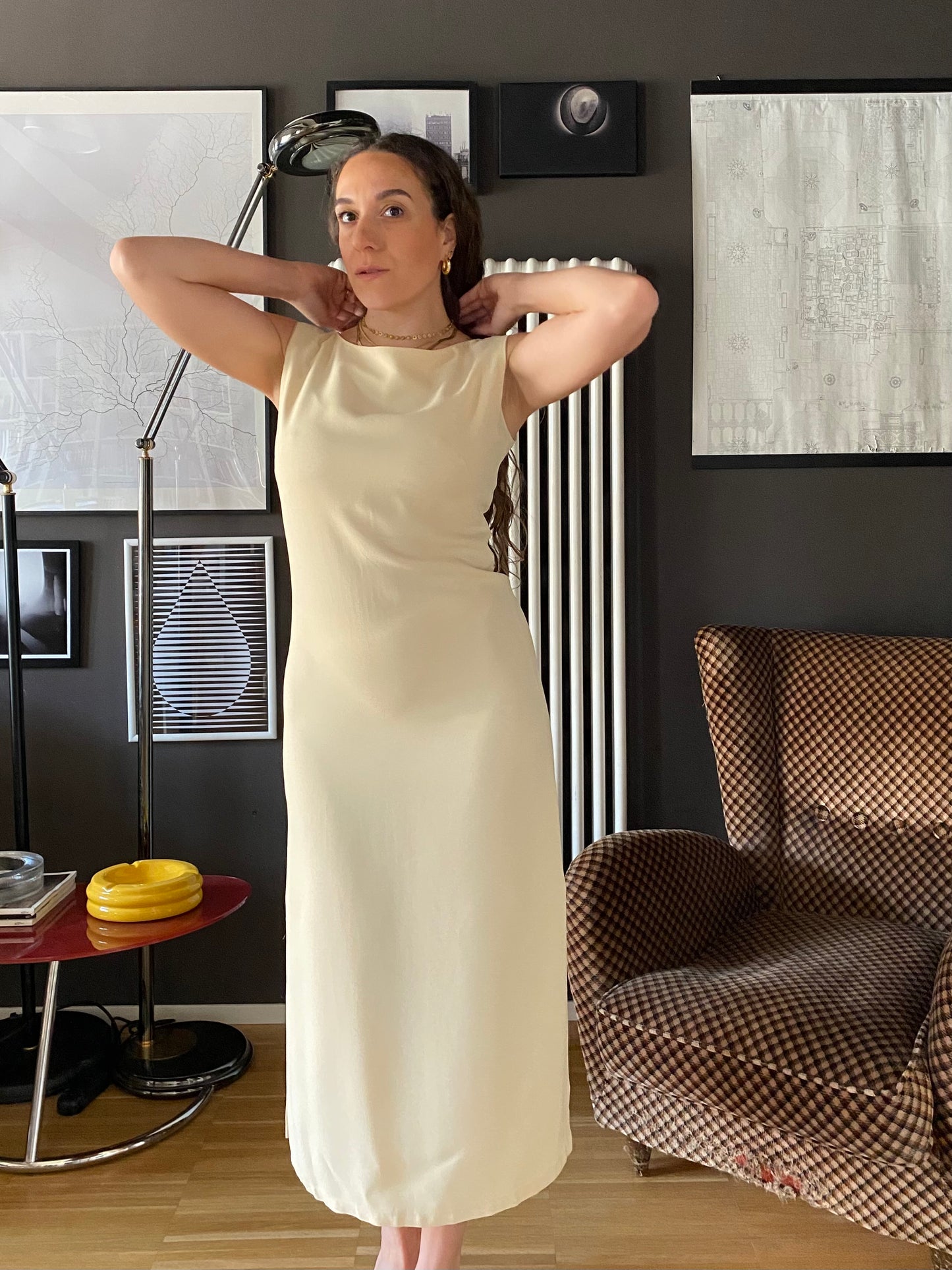 Abito midi spacchi laterali