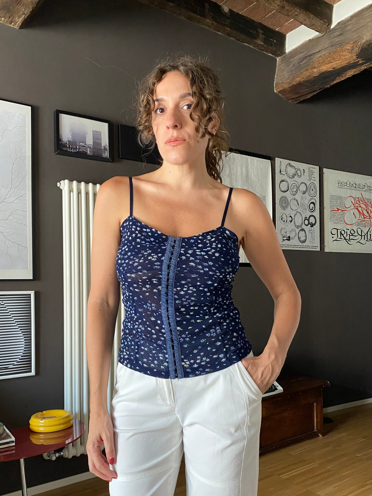 Top in mesh a fiori