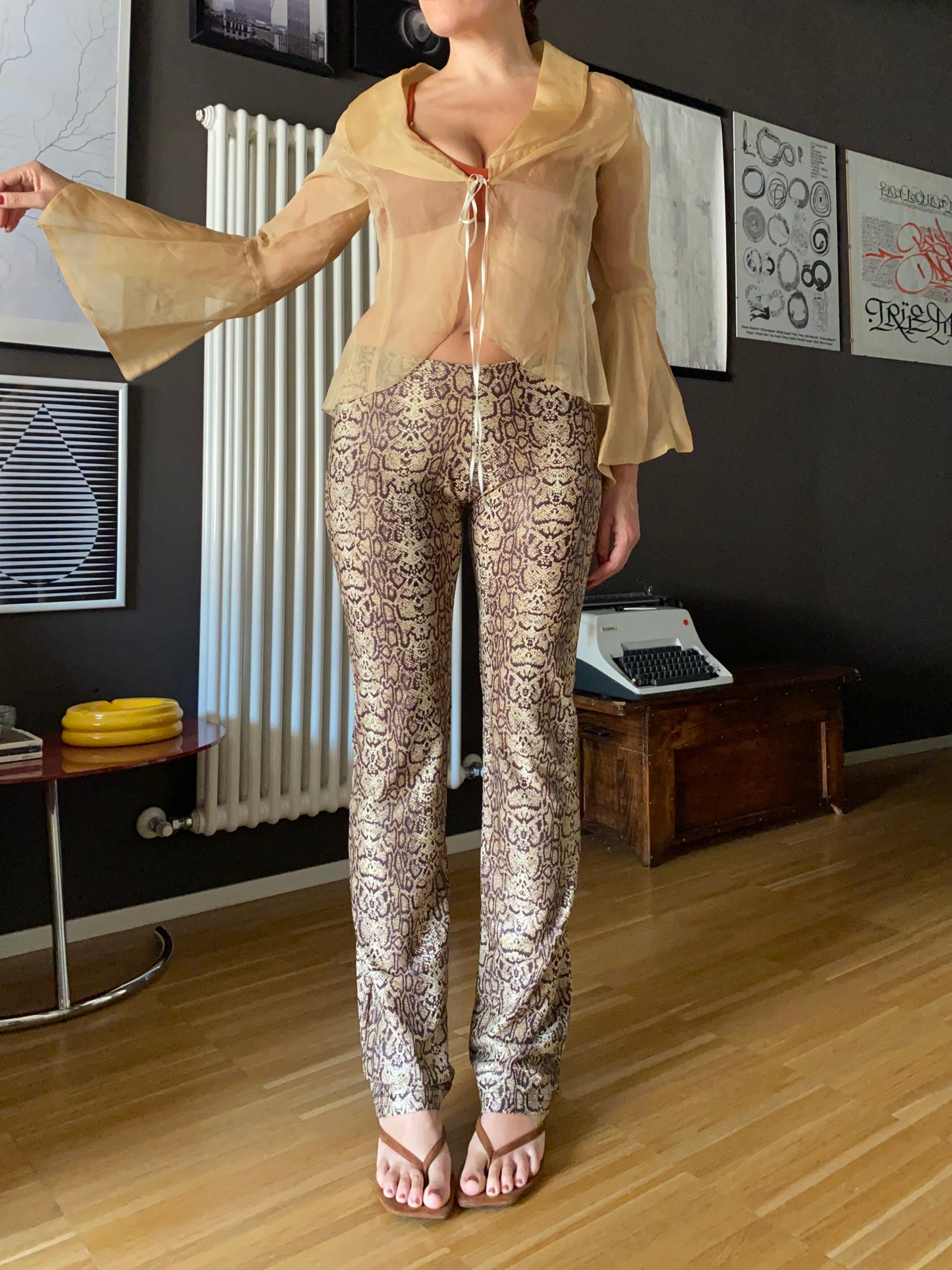 Pantaloni flare stampa pitonata
