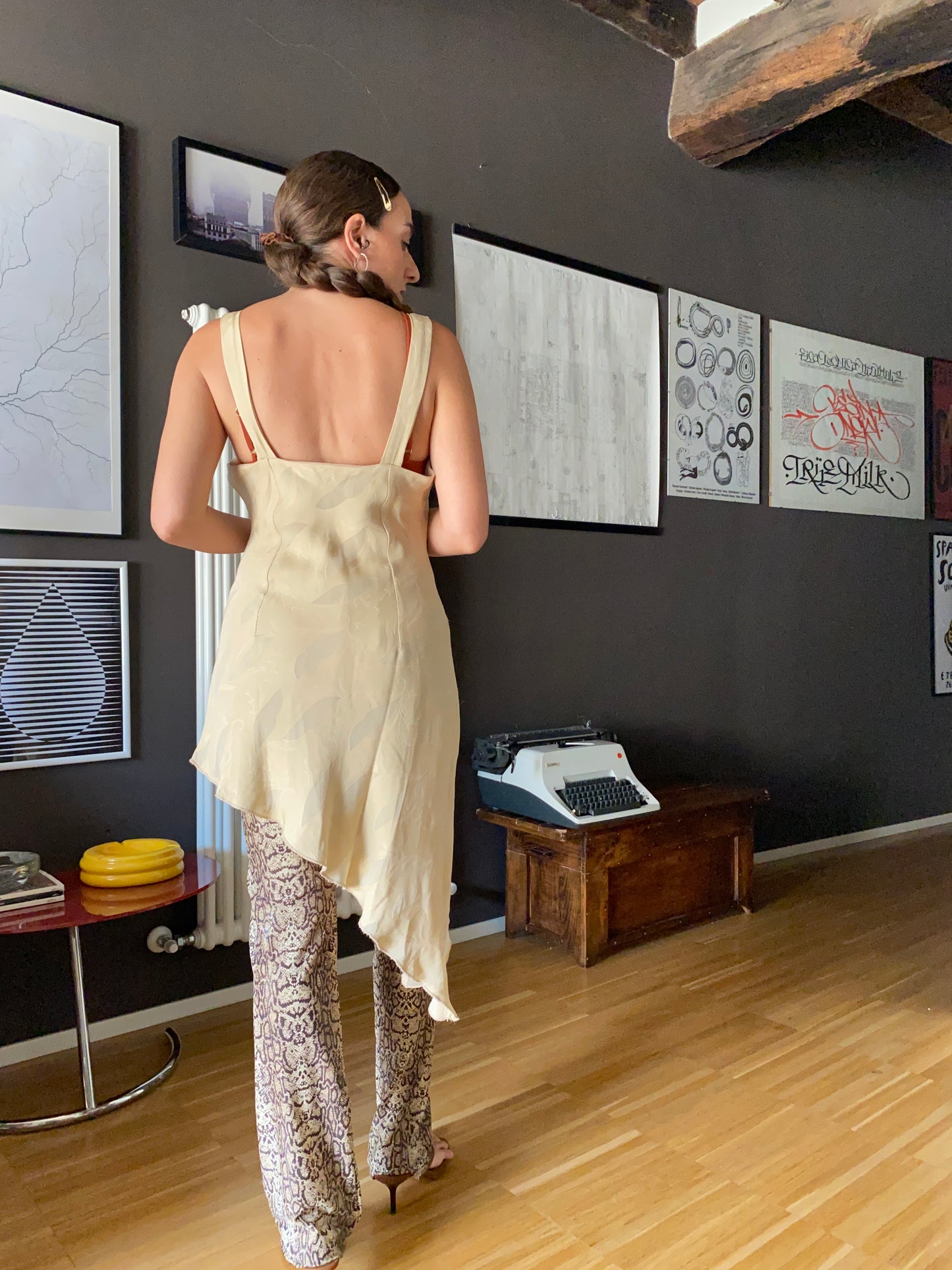 Abito asimmetrico sartoriale