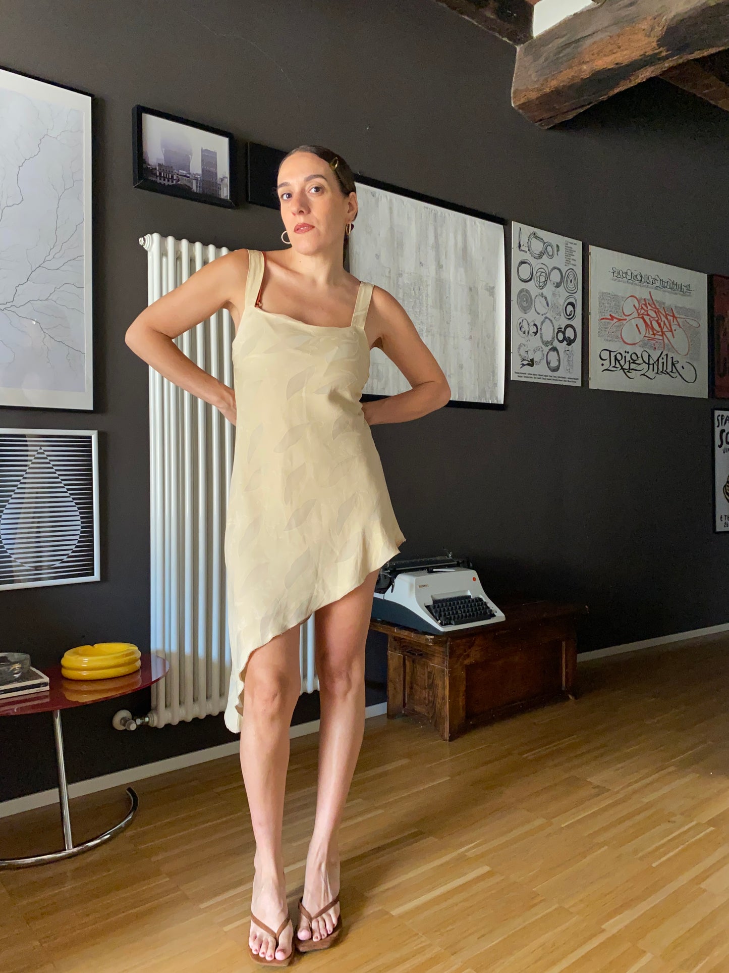 Abito asimmetrico sartoriale