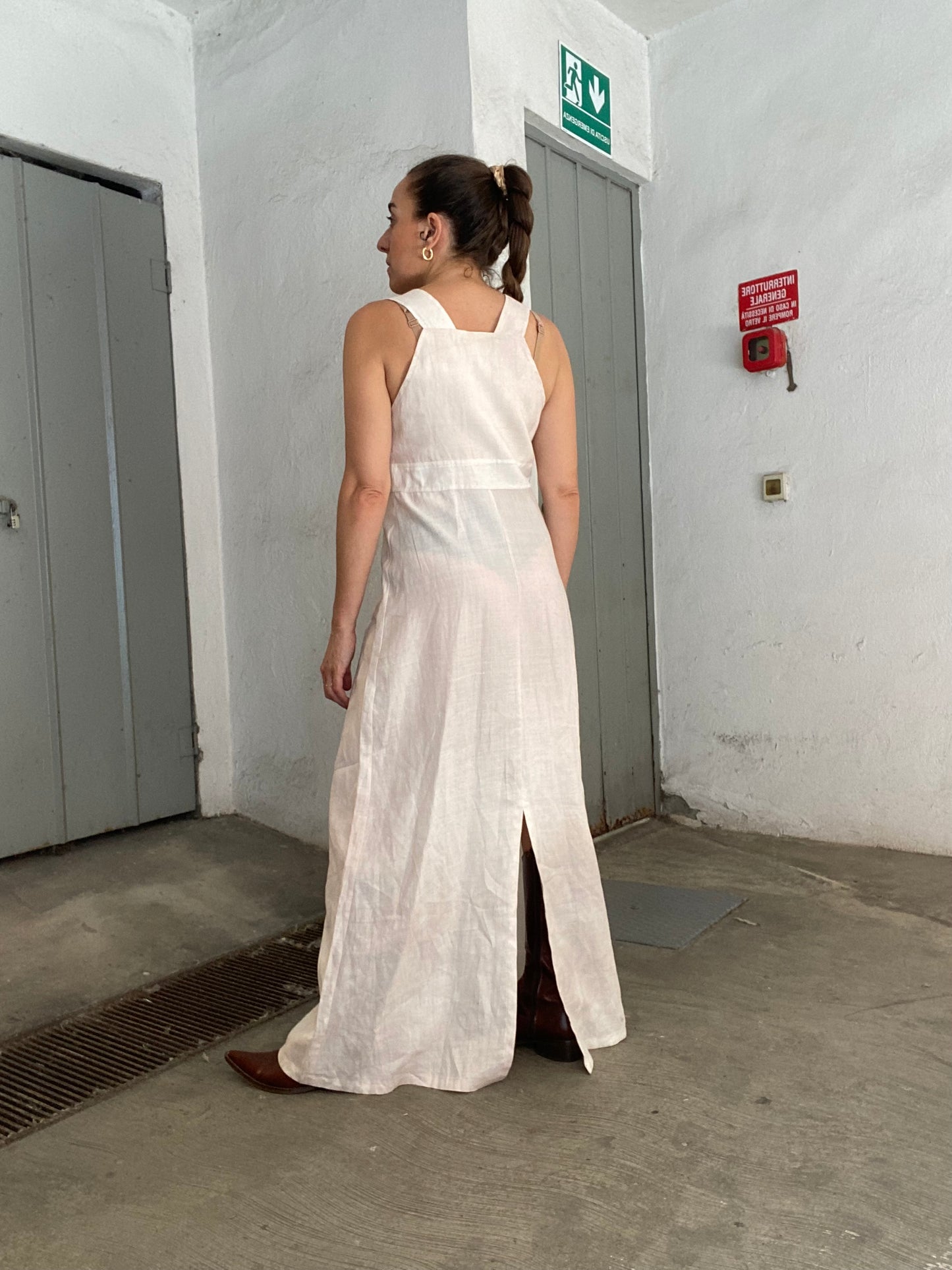 Abito maxi/ salopette con gonna in lino