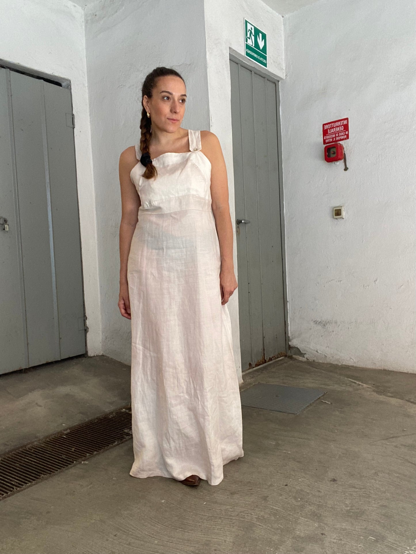 Abito maxi/ salopette con gonna in lino