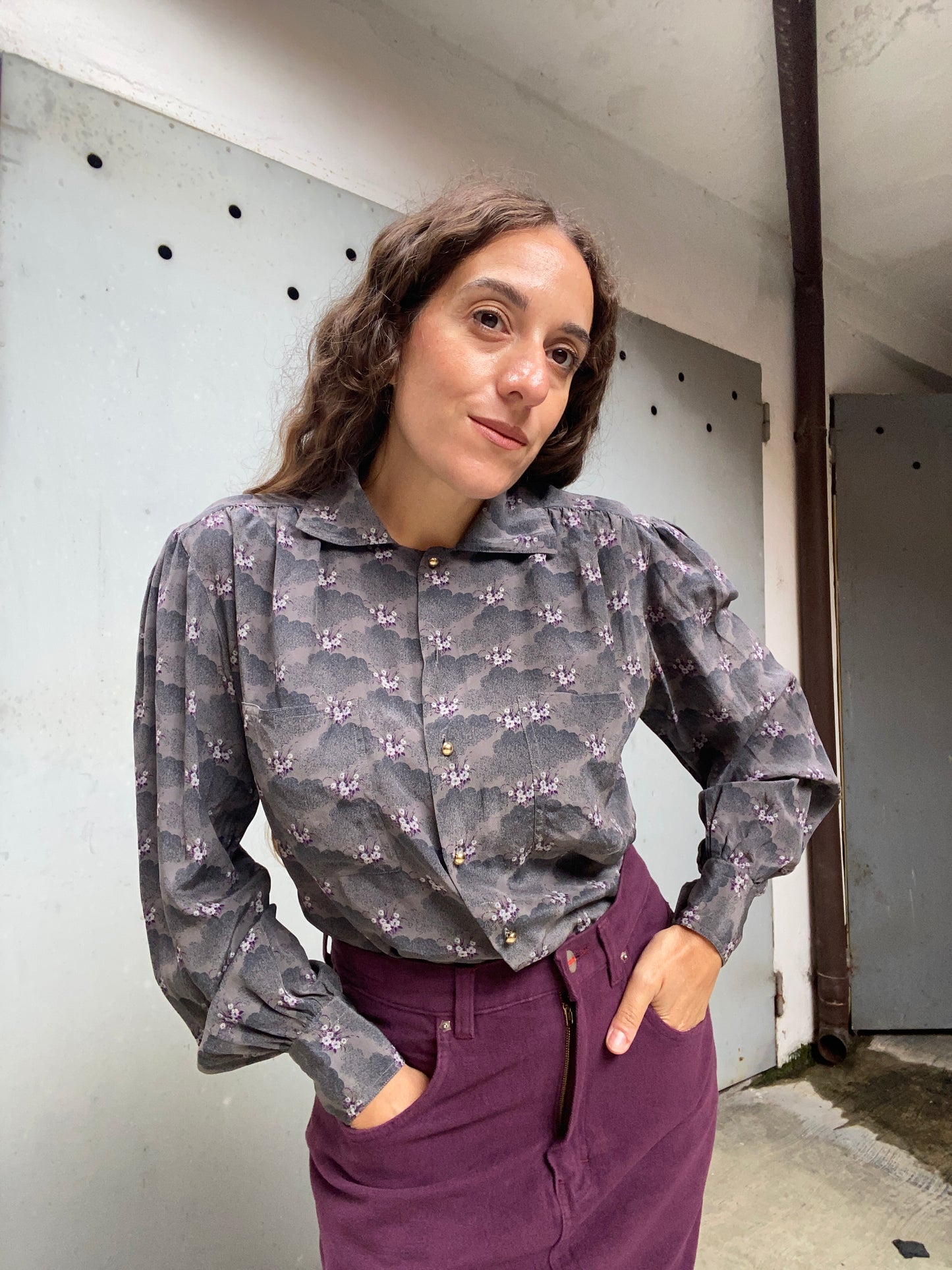 Camicia grigia anni 80 in seta vintage