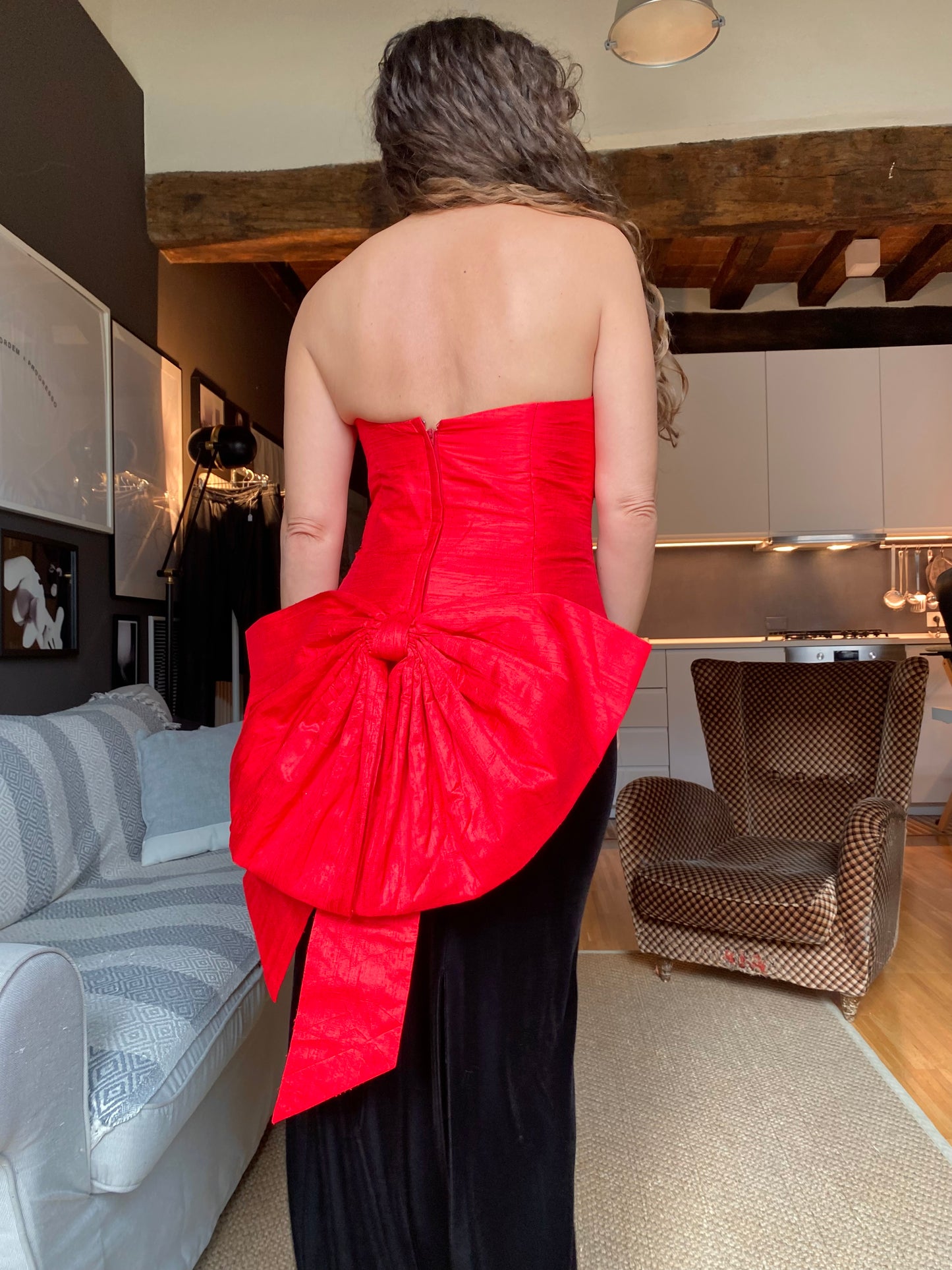 Top in seta mega fiocco